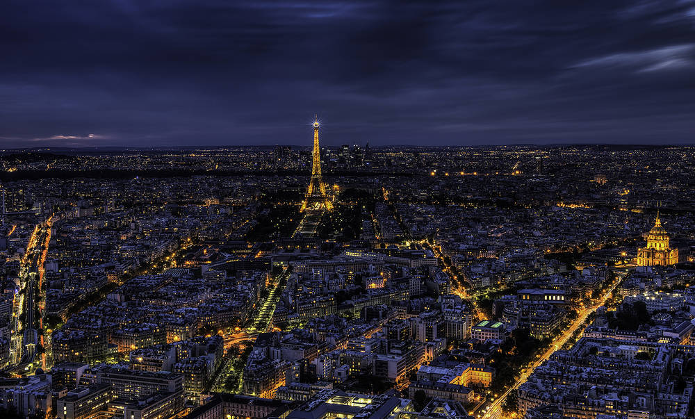 Elegante la notte Paris.