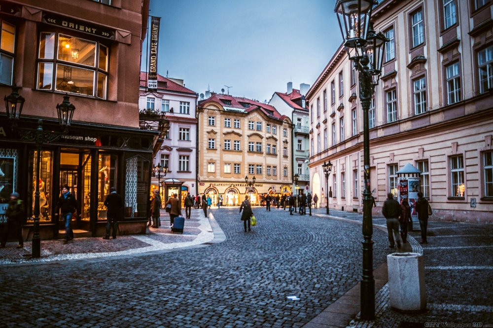 Carta da parati attraente con l'immagine del vecchio quartiere di Praga