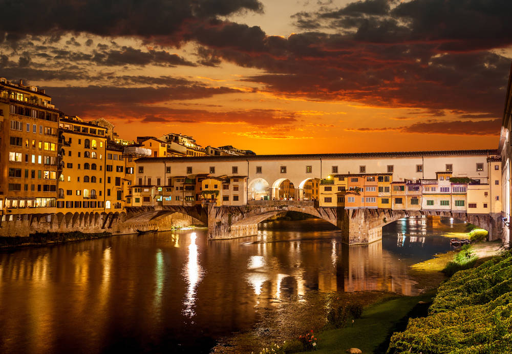 A ponte velha Ponte Vecchio, em Florença.