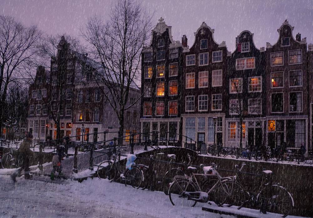 Inverno sera ad Amsterdam.