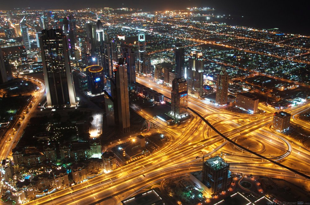 Estradas da cidade, dinheiro e petróleo dos Emirados Árabes Unidos Dubai.